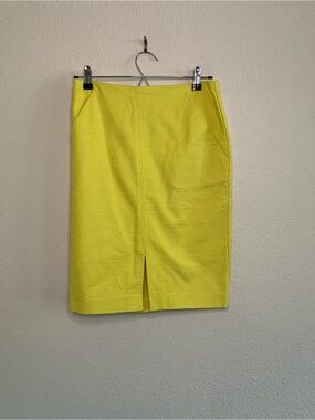 LOFT Bright Yellow Trendy Fall Pencil Skirt Size 4 28x22” Cotton/Spandex